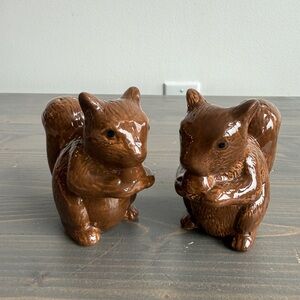 Vintage ceramic Squirrel salt & pepper shakers